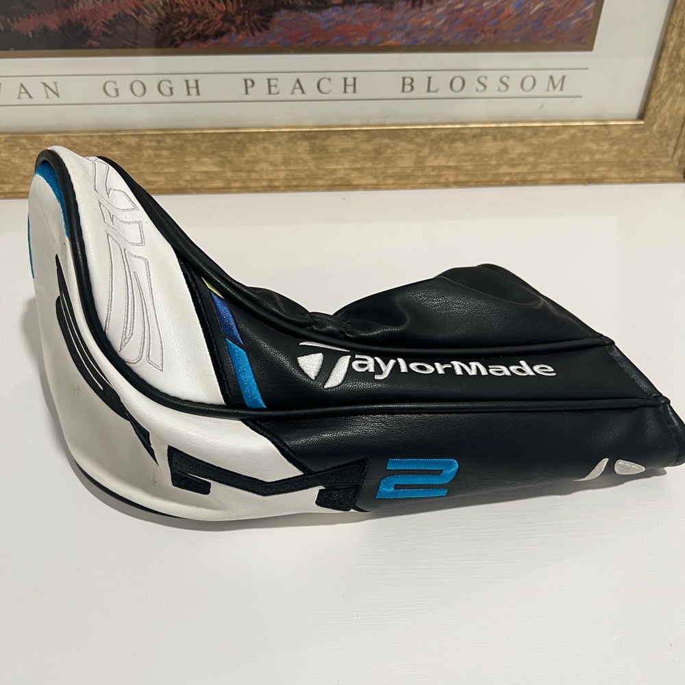 SIM2 Head cover Taylormade